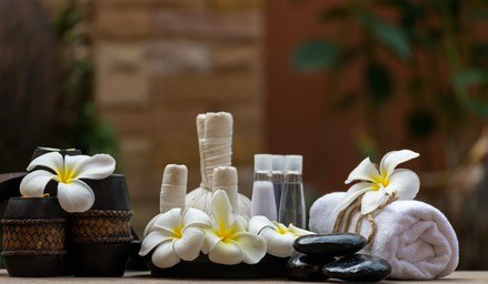 利用穴位按摩的方法可以缓解夏季皮肤干燥